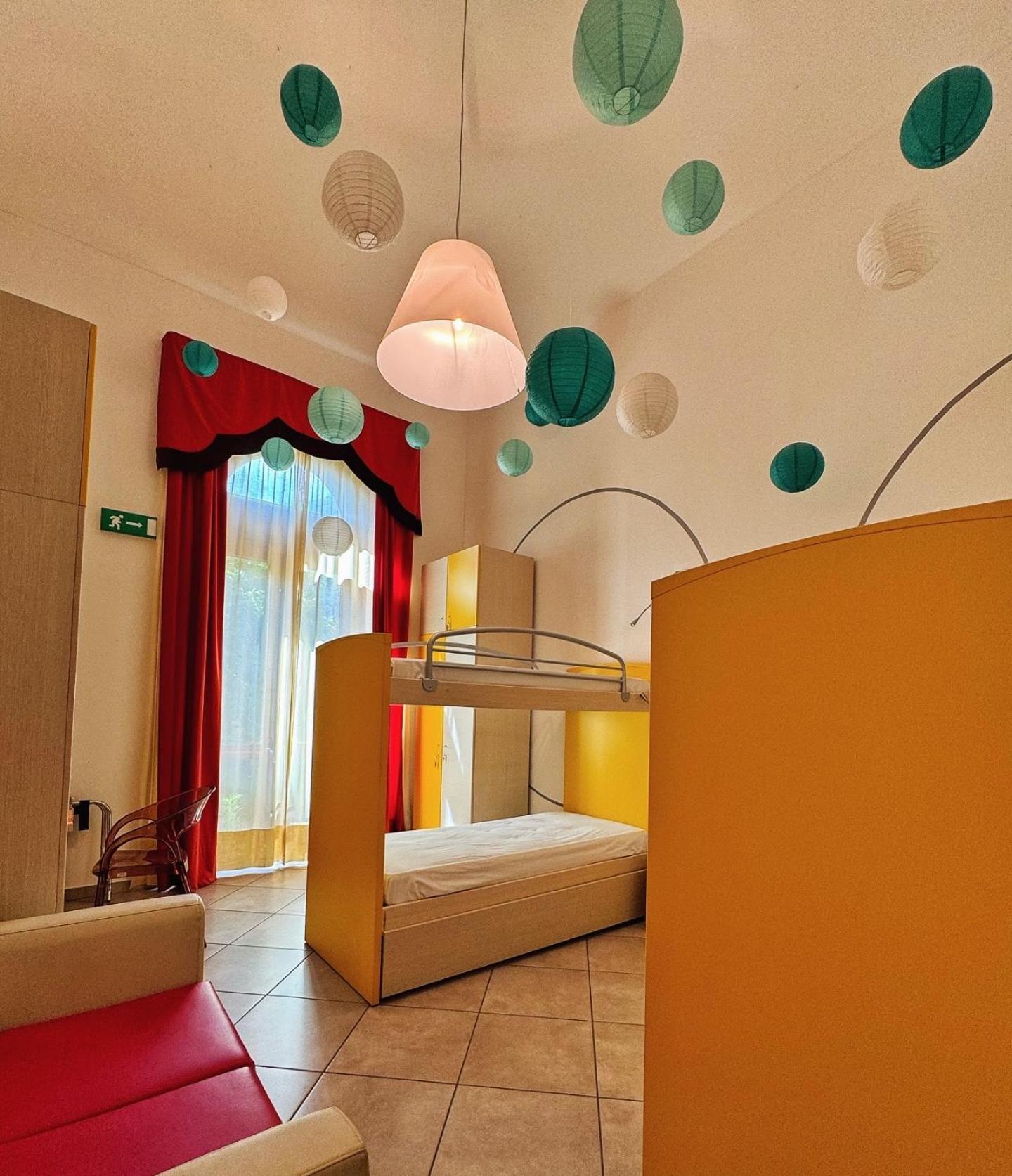 Auberge De La Gare - Dortoir & Ostello Hone Exteriér fotografie