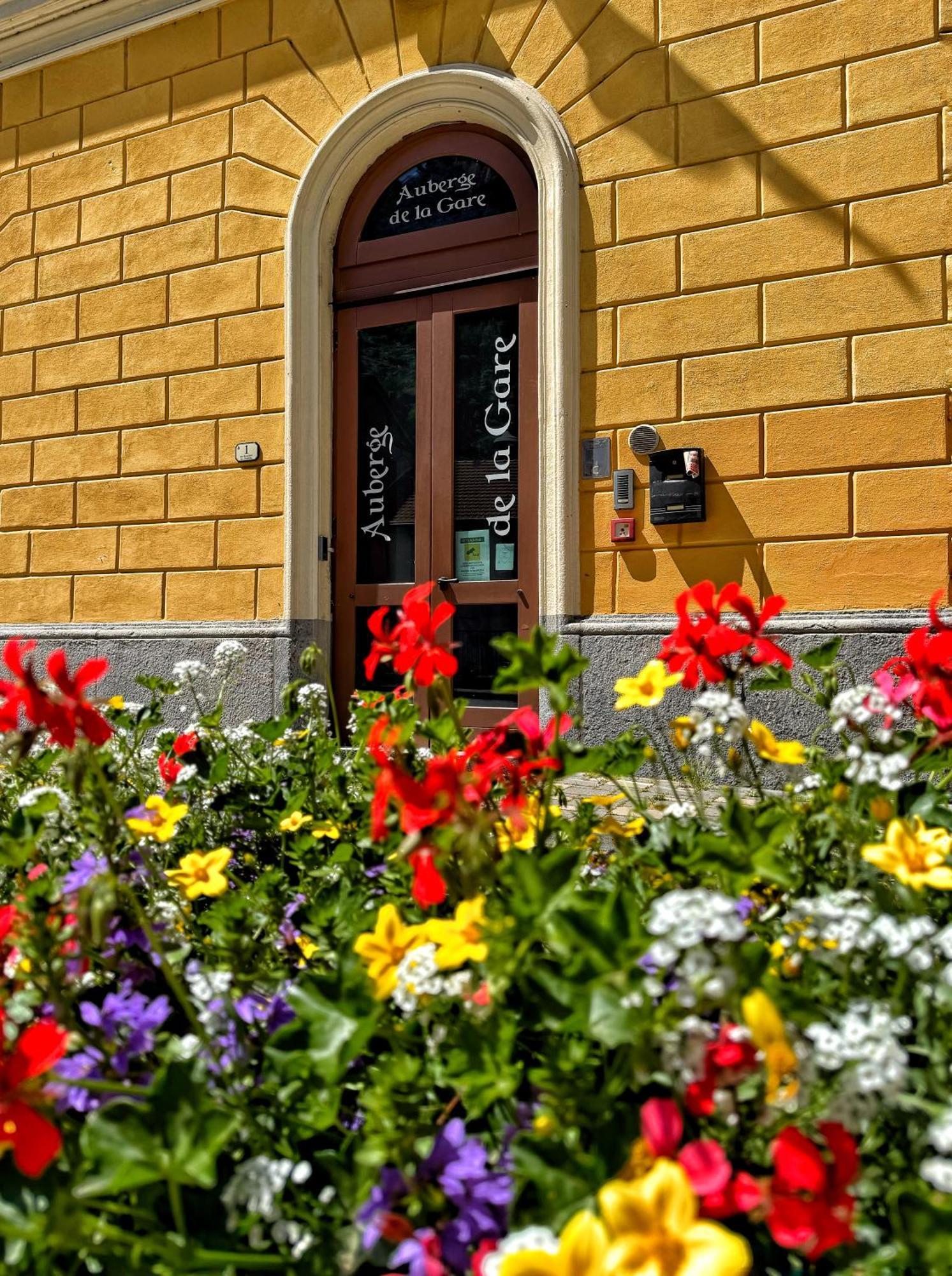 Auberge De La Gare - Dortoir & Ostello Hone Exteriér fotografie