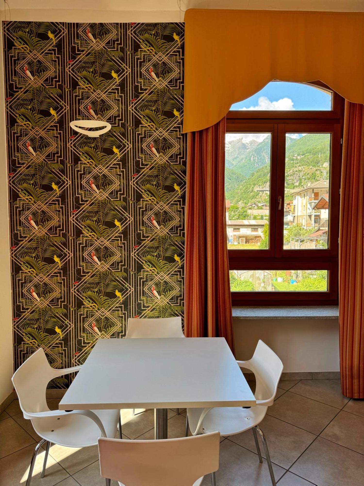Auberge De La Gare - Dortoir & Ostello Hone Exteriér fotografie