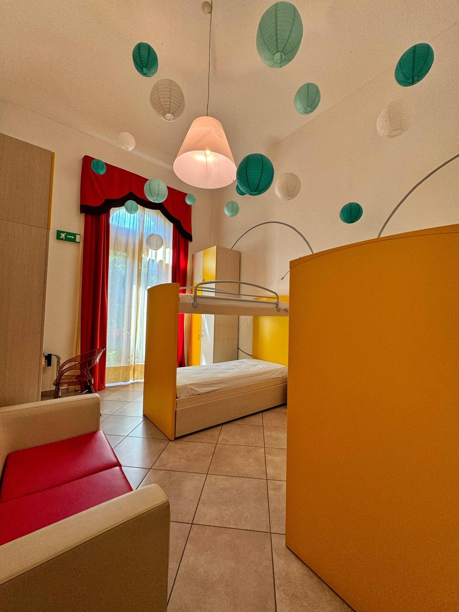 Auberge De La Gare - Dortoir & Ostello Hone Exteriér fotografie